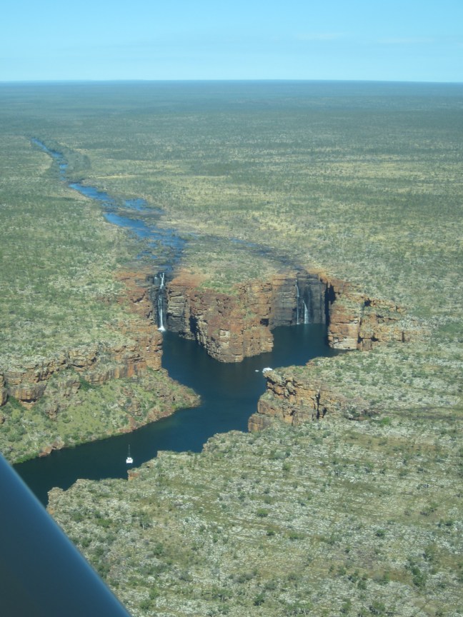 9835610E-F0B5-4CA7-B38D-22F5AA3AEB52